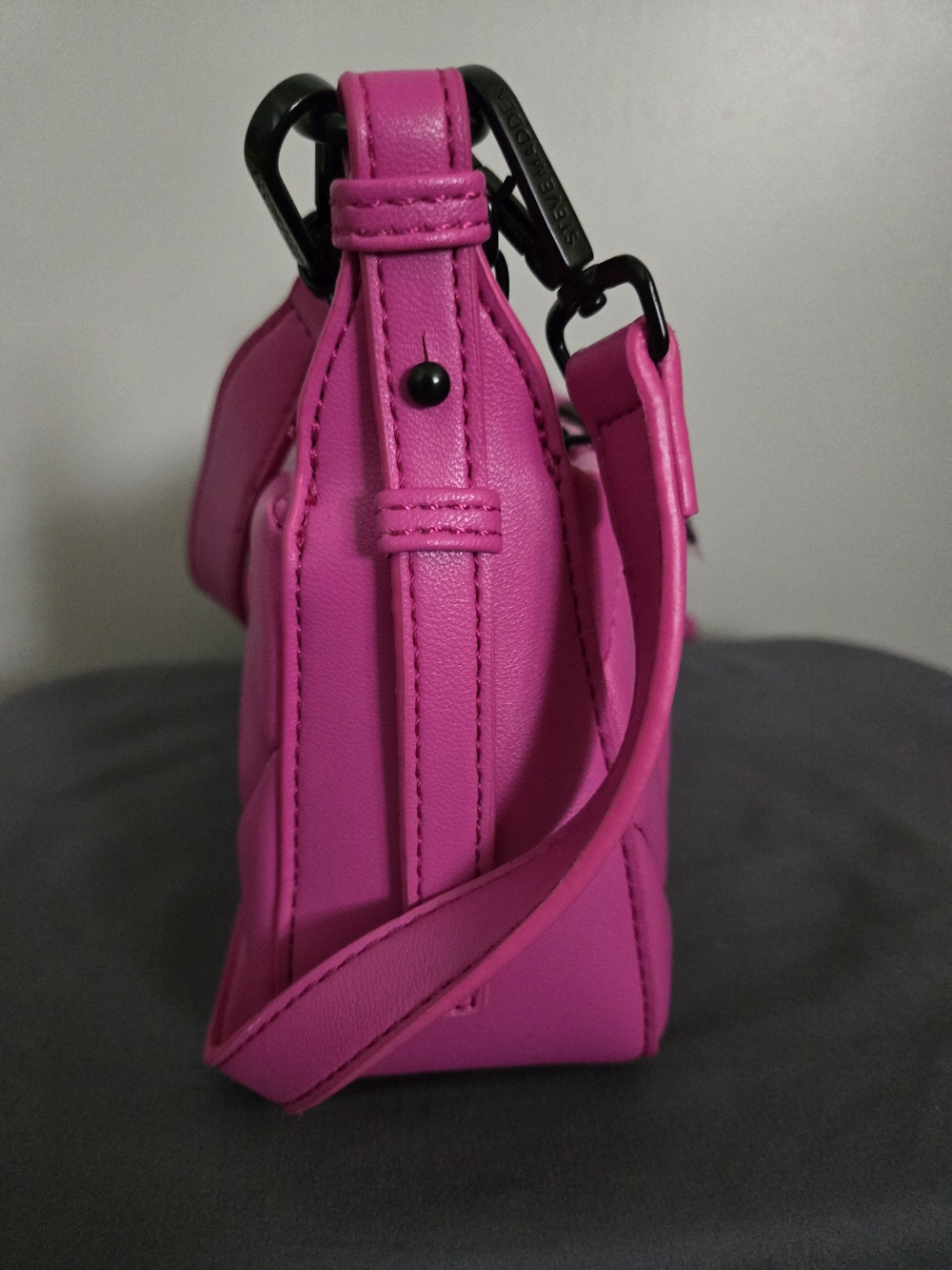 Hyper Pink Quilted Crossbody Bag - Picture 3 of 6